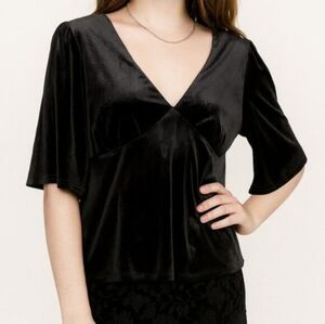 Knox Rose Black Velvet V-Neck Blouse with Flutter Sleeves